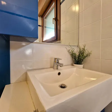 Great With Balcony Apartment