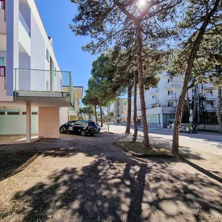 Great With Balcony *