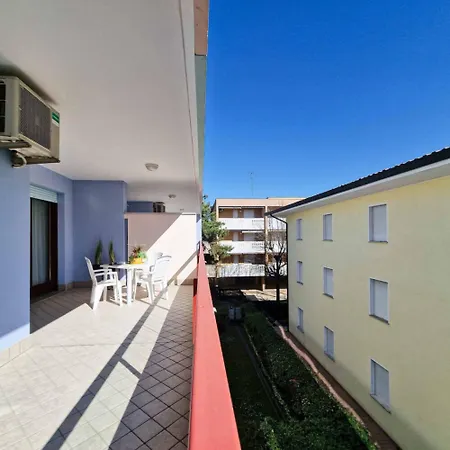 Great With Balcony Lägenhet *