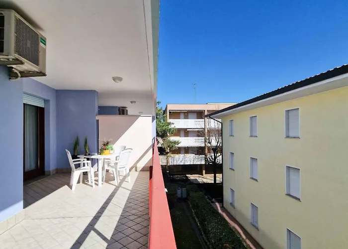 Great With Balcony Lägenhet *