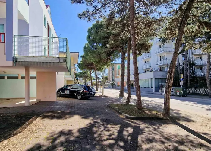 Great With Balcony *